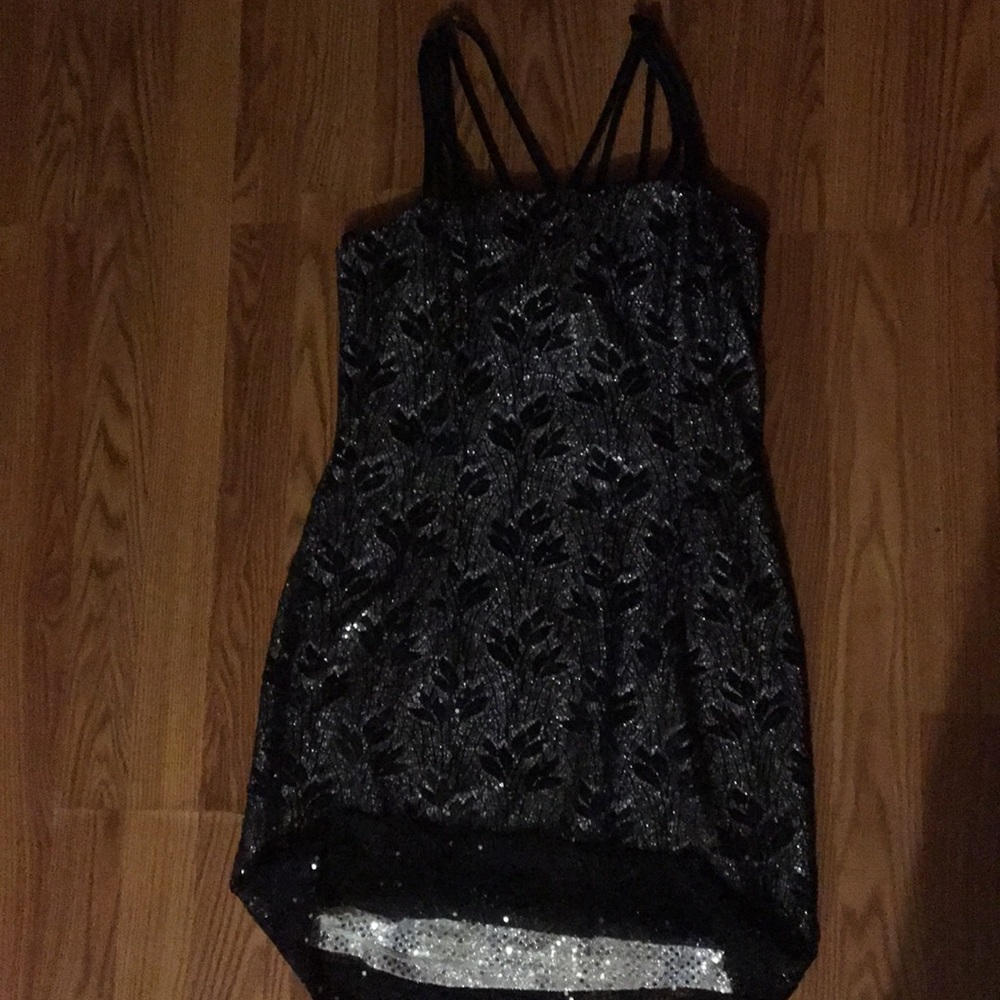 Dress - Picture 2 of 3